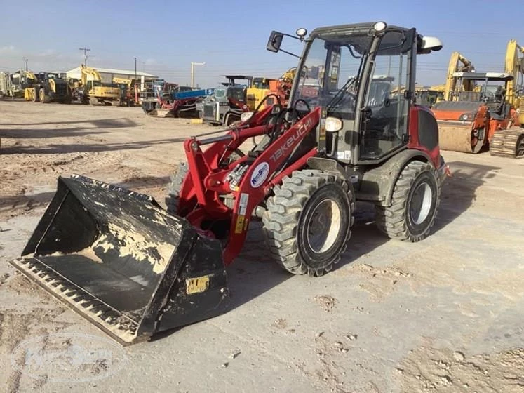 Used Takeuchi Loader,Used Loader,Used Loader in yard,Used Takeuchi in yard